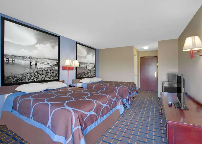 Super 8 By Wyndham Booneville