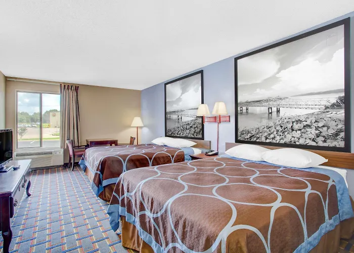 Super 8 By Wyndham Booneville