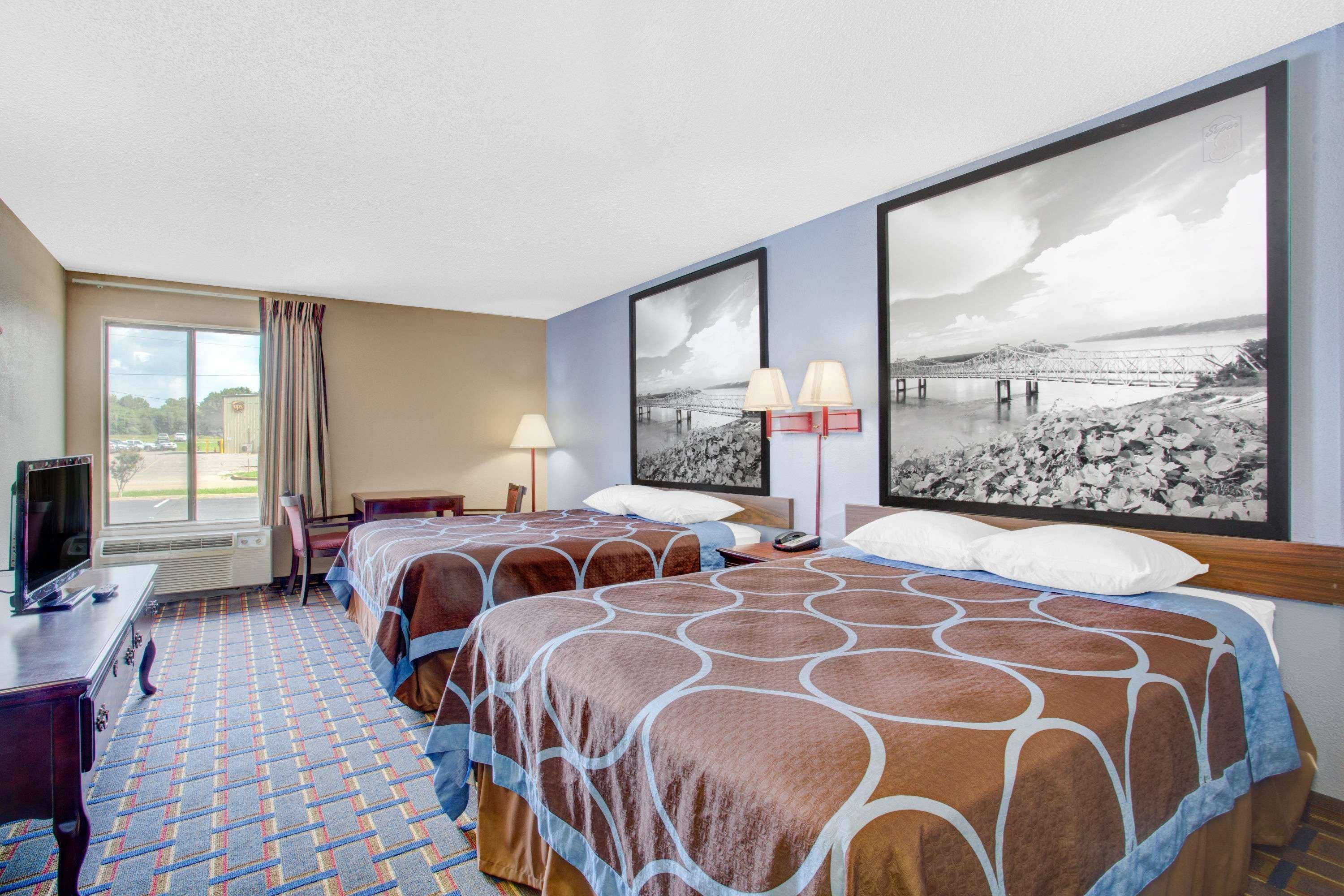 Super 8 By Wyndham Hotel Booneville