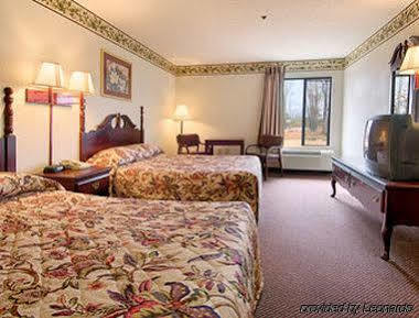 Super 8 By Wyndham Hotel