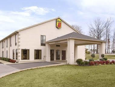 Super 8 By Wyndham Booneville